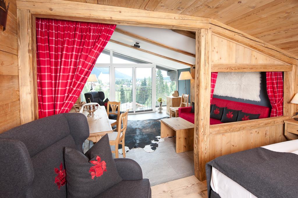 Natur & Spa Hotel Laerchenhof Seefeld in Tirol Habitación foto